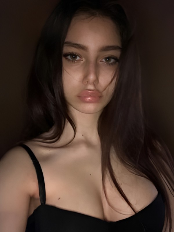 Эмма привлекательная девушка из Лыткарино цена от 2000 руб